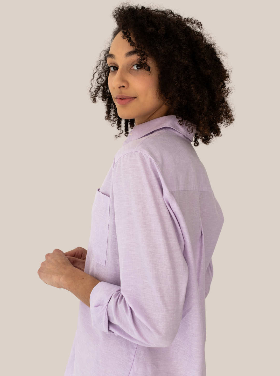 Model with Lilac blouse from the side